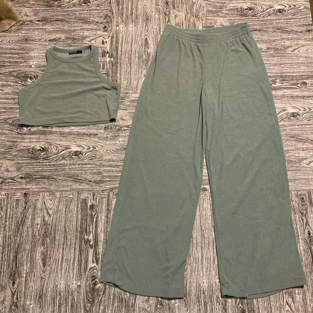 Women’s wide leg 2 piece lounge set L sage green